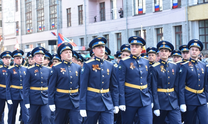 В Брянске состоялся торжественный марш Победы