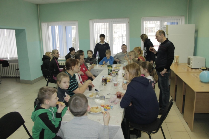В Клинцах состоялся спортивный праздник «Папа, мама, я – спортивная семья!»