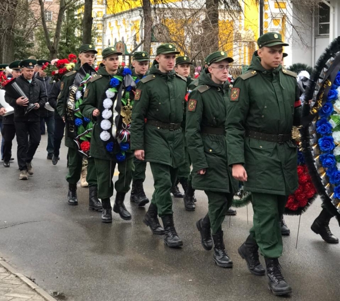 В Клинцах прощаются со старшим лейтенантом Антоном Гречаником, погибшим при выполнении воинского долга