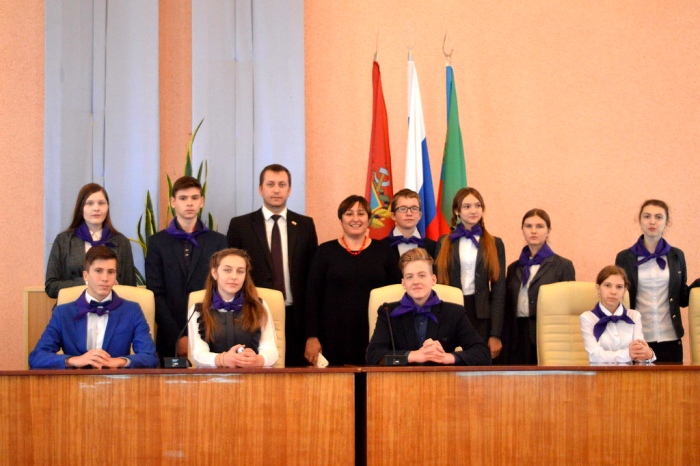 В Клинцах стартовал новый образовательный проект «Школа молодого политика»