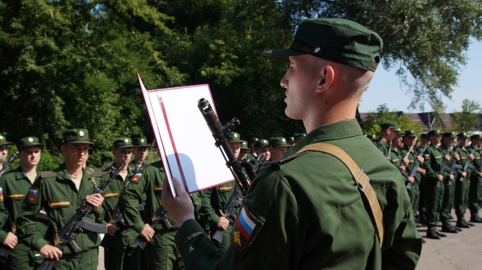 В Клинцах военнослужащие приняли присягу
