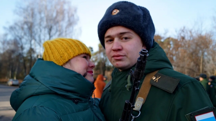 24 ноября, возле памятника Героев Отечества, приняли Военную присягу более 100 новобранцев.