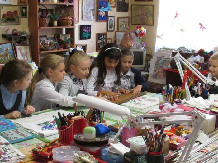 В Клинцах школьники ознакомились с экспозицией «Комната музея крестьянского быта»