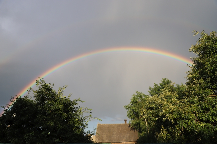Жители Клинцов наблюдали двойную  радугу