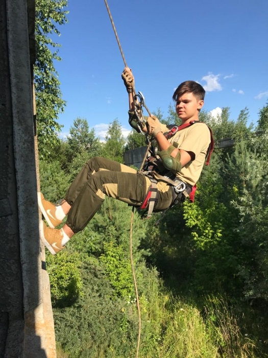 Воспитание сильных духом: Мужской характер, сплоченность и умение жить в коллективе