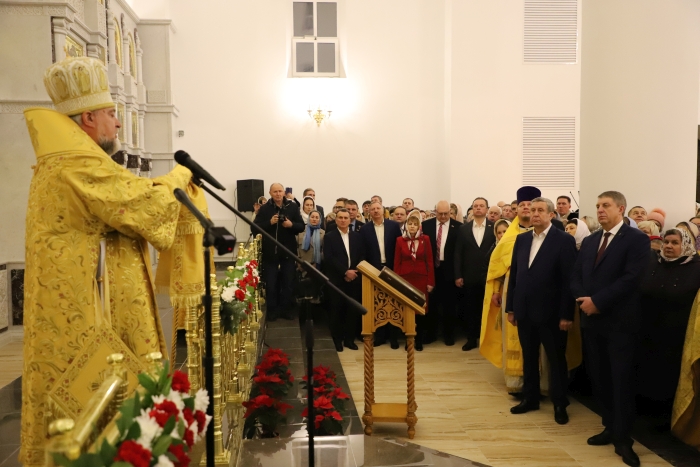 УВ новом кафедральном соборе города Клинцы прошло первое Рождественское богослужение