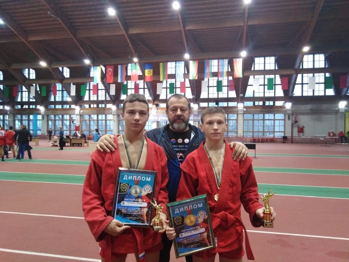 Клинцовские самбисты успешно выступили на международном турнире в Гомеле