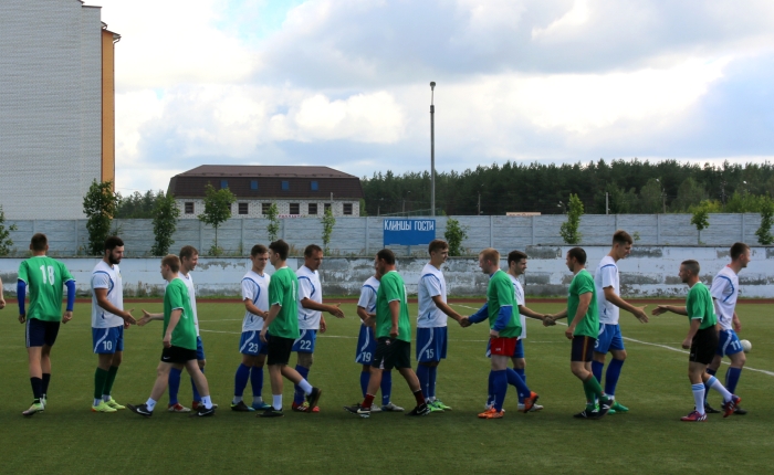 В Клинцах проходит международный турнир по футболу, посвященный памяти Героя России Валерия Шкурного