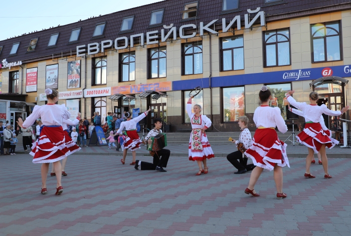 День семьи, любви и верности отмечают в Клинцах