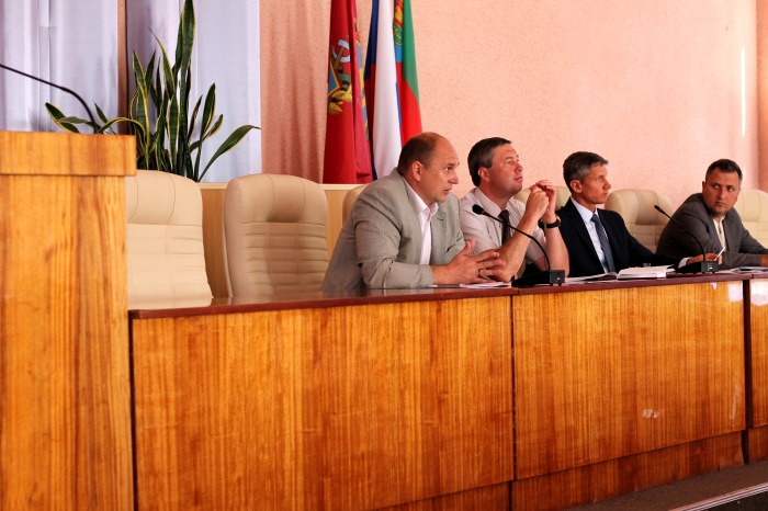9 августа в Большом зале Дома Советов состоялось 51-е внеочередное городского Совета.