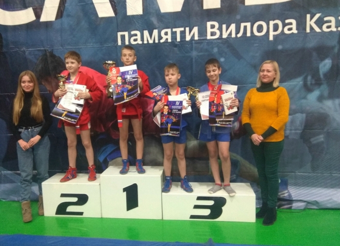Клинцовские самбисты завоевали награды на межрегиональном турнире в Калужской области