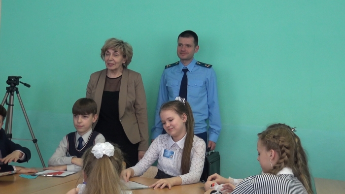 В Клинцах школьники встретились с прокурором г. Клинцы А.А. Калининым