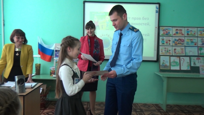 В Клинцах школьники встретились с прокурором г. Клинцы А.А. Калининым
