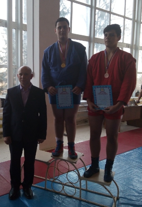 Клинцовские самбисты успешно выступили на областных соревнованиях