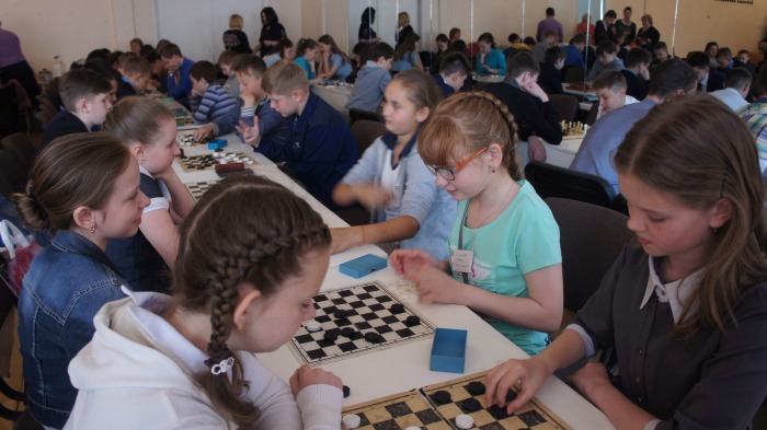 В городе Клинцы прошел городской шахматный шахматно-шашечный турнир между школьниками