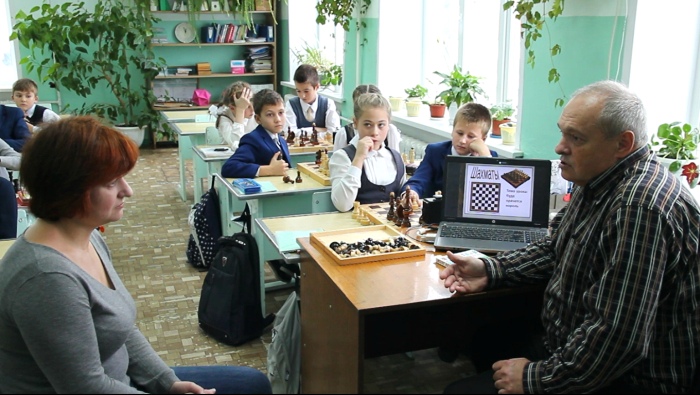 Уроки шахмат проходят в школе города Клинцы