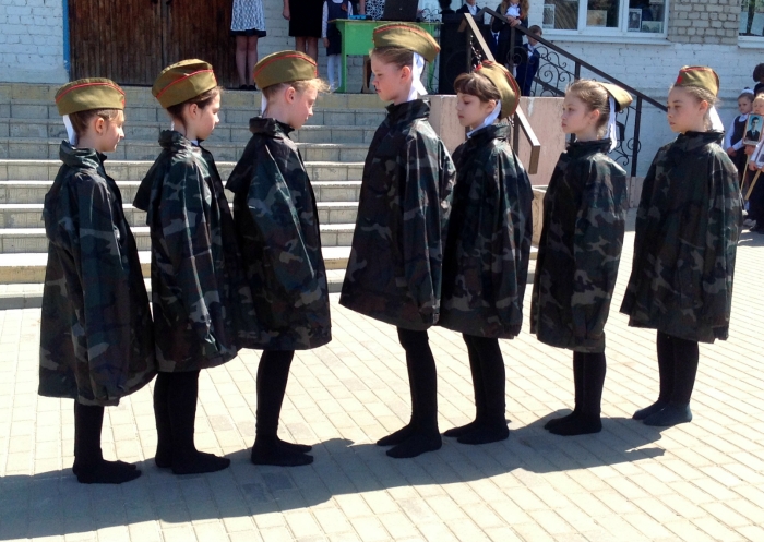 В Клинцах прошли торжественные школьные линейки, посвященные Дню Победы
