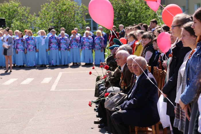 В образовательных учреждениях города Клинцы проходят торжественные мероприятия, посвященные «Дню Победы»