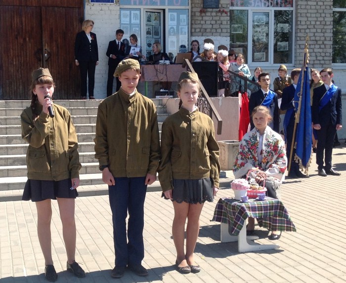 В образовательных учреждениях города Клинцы проходят торжественные мероприятия, посвященные «Дню Победы»