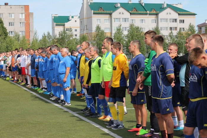 В Клинца проходит международный турнир по футболу, посвященный памяти Героя России В.И. Шкурного