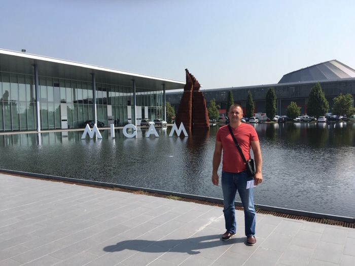 Мастер из Клинцов принимает участие в международной выставке MICAM 2019 в Милане