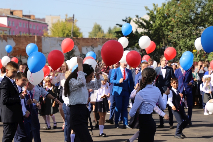 2 сентября в Клинцах прошли праздничные линейки, посвященные Дню знаний