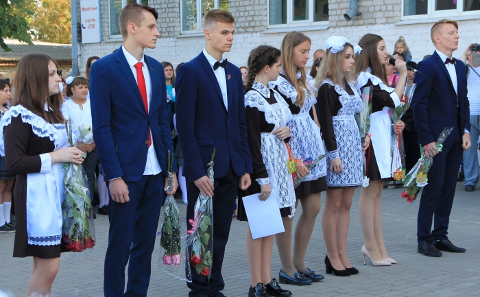 2 сентября в Клинцах прошли праздничные линейки, посвященные Дню знаний