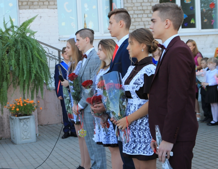 2 сентября в Клинцах прошли праздничные линейки, посвященные Дню знаний