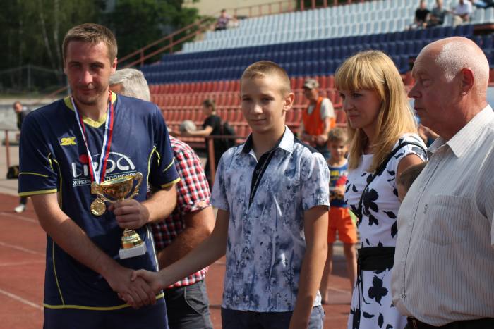 В городе Клинцы состоялся международный турнир по футболу, посвященный памяти Героя России В.И. Шкурного (фоторепортаж)