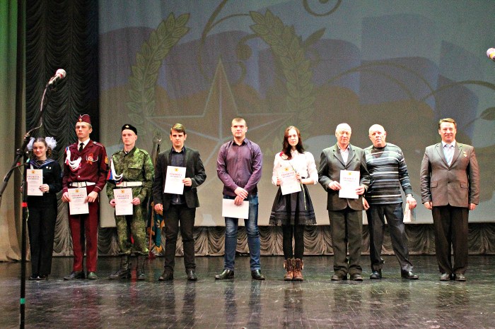 Клинцовских юнармейцев наградили в Брянске