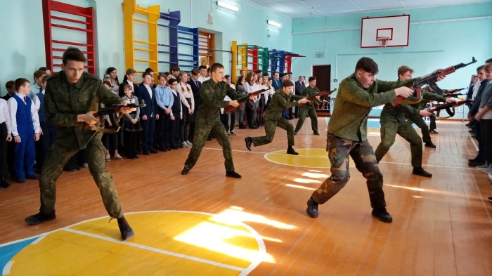 Закрытие оборонно-массового месячника в СОШ 4. Клинцы