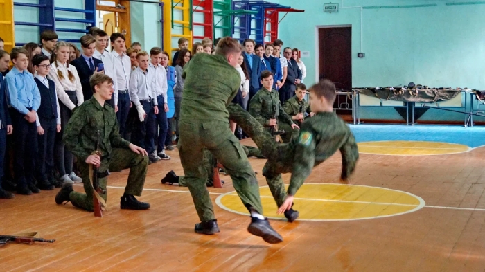 Закрытие оборонно-массового месячника в СОШ 4. Клинцы