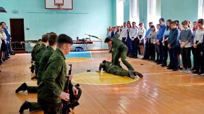 Закрытие оборонно-массового месячника в СОШ 4. Клинцы