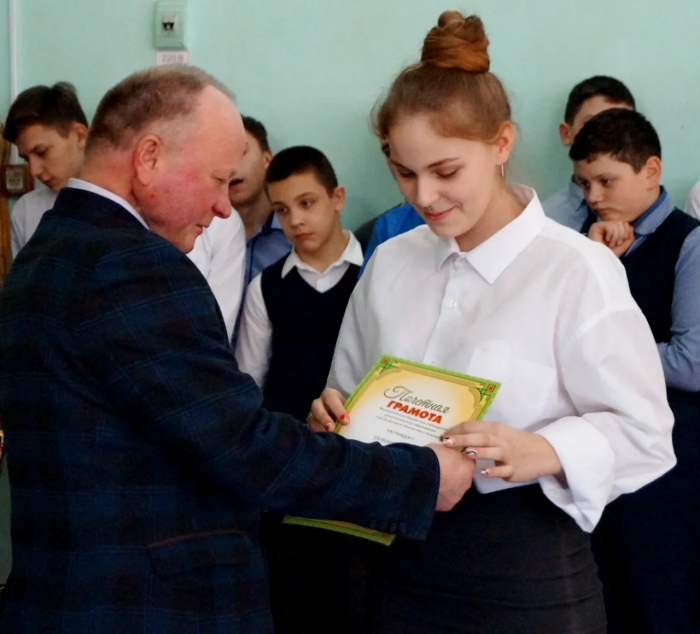 Закрытие оборонно-массового месячника в СОШ 4. Клинцы