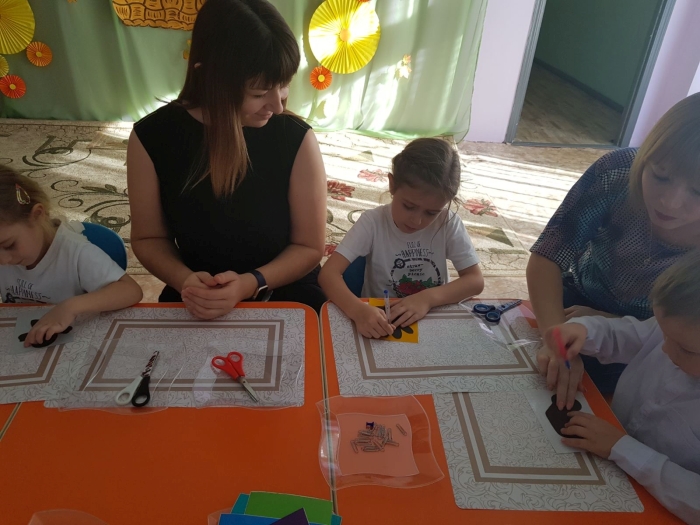 В Клинцах ГИБДД и дошкольники провели акцию «Безопасные сумерки»