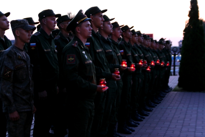 В Клинцах состоялась акция «Зажжем свечу памяти»