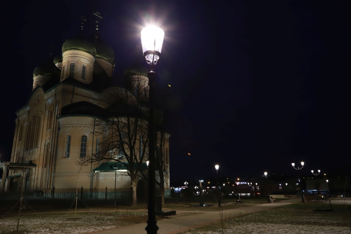 В Клинцах прилегающая территория к кафедральному собору предстала в новом свете