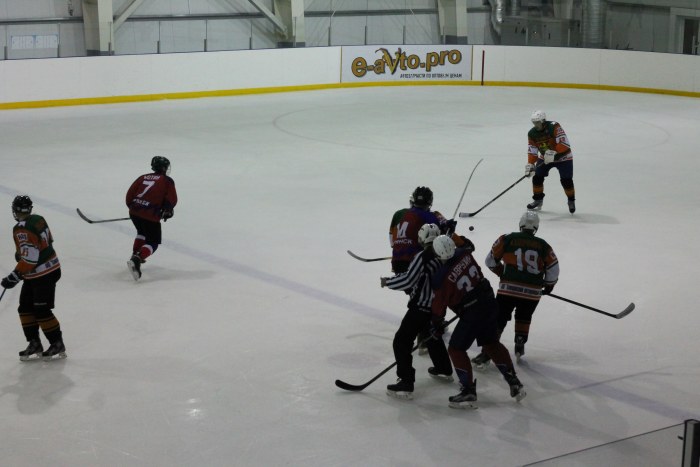 В рамках НХЛ в городе Клинцы состоялся матч «ХК Клинцы» - «Технодом»