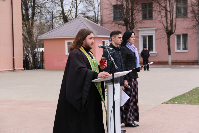 В Клинцах почтили память жертв теракта в Санкт-Петербурге
