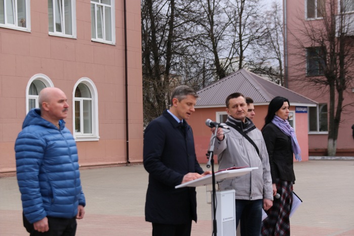 В Клинцах почтили память жертв теракта в Санкт-Петербурге
