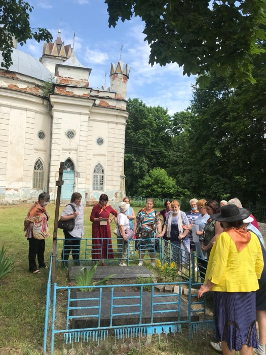Волонтеры провели экскурсию по усадьбе П.В. Румянцева-Задунайского в с. Великая Топаль
