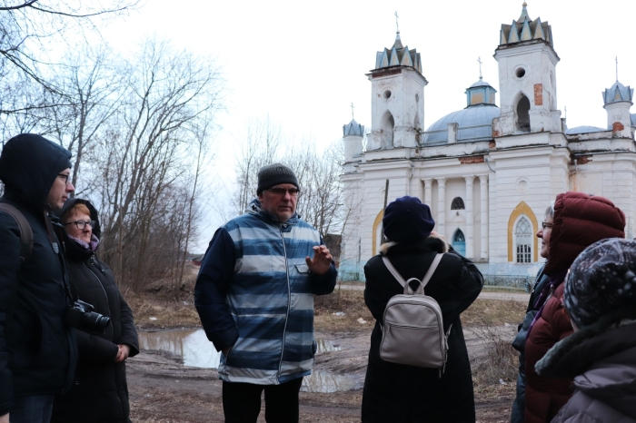 Экскурсионная группа из Москвы посетила усадебный комплекс генерал-фельдмаршала П.А. Румянцева-Задунайского в селе Великая Топаль