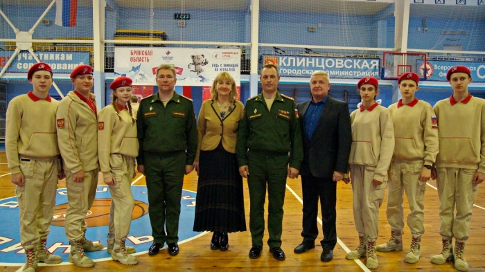 В Клинцах прошел фестиваль ГТО среди участников юнармейского движения Брянской области