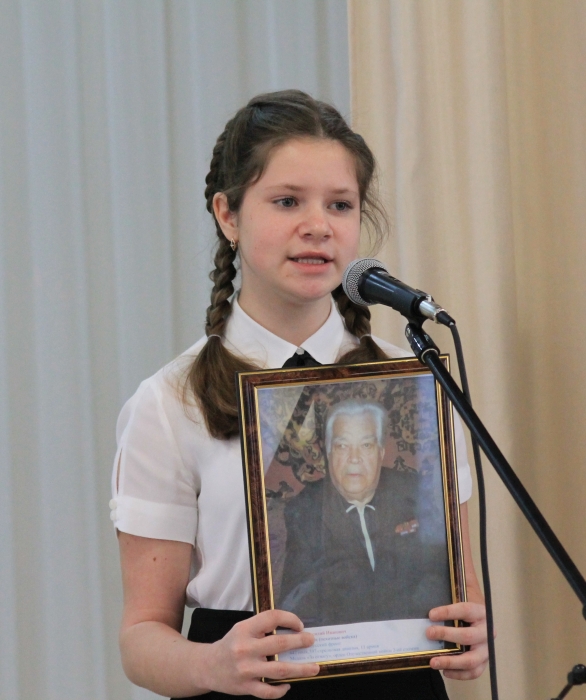 В Клинцах торжественно вручили архивную фотографию родственникам погибшего воина