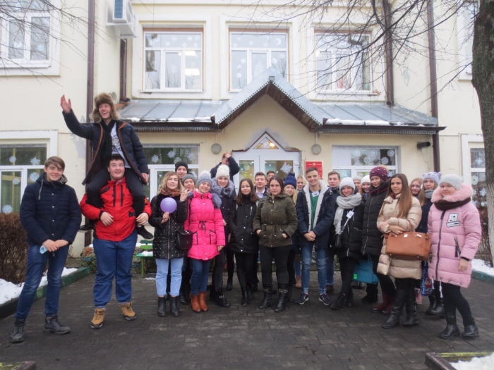 В Клинцах волонтеры провели новогоднюю акцию 
