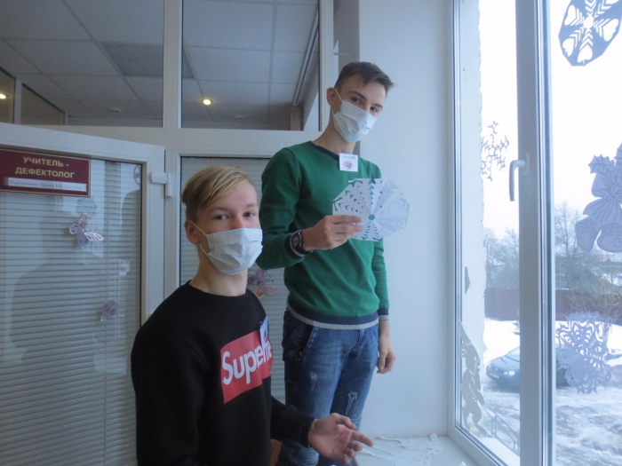 В Клинцах волонтеры провели новогоднюю акцию 