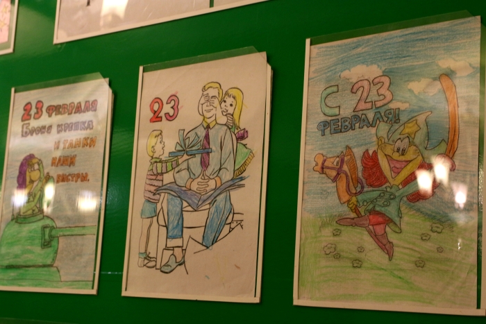 В Клинцах проходит выставка детских рисунков «Мой папа самый лучший»