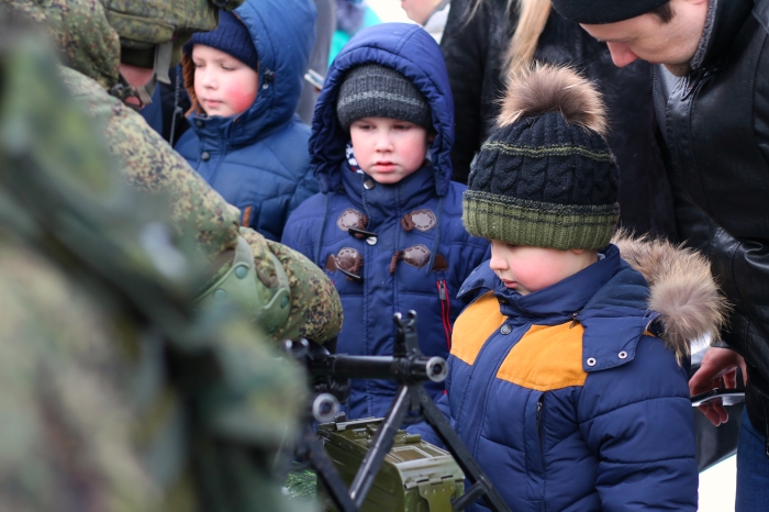 В Клинцах проходят праздничные мероприятия, посвященные Дню защитника Отечества