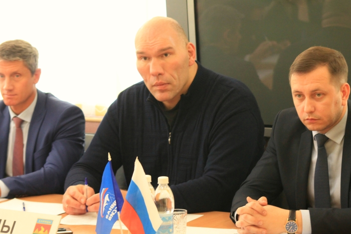 В Клинцах Николай Валуев провел выездной прием граждан