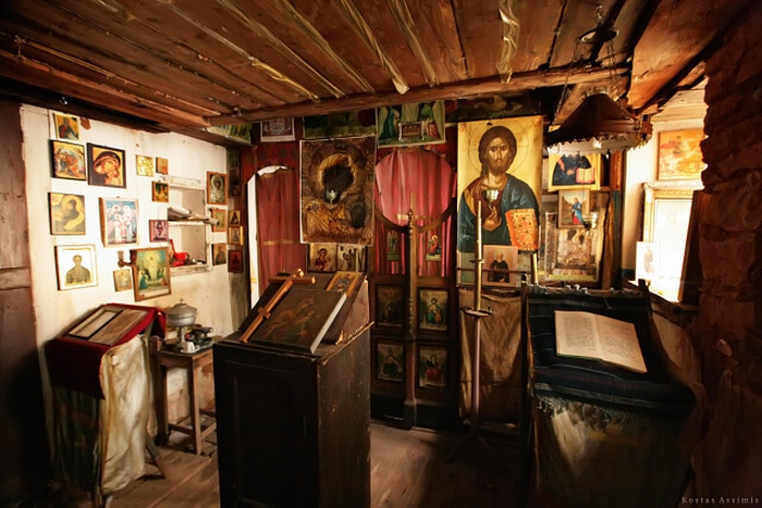 В Клинцах пройдет фотовыставка Костаса Асимиса «Наш Афон»